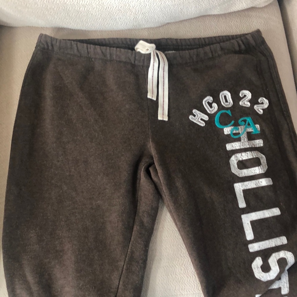 Hollister Small 3/4 Brown Sweatpants